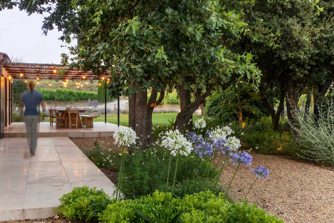 Jardin chic et authentique en Provence - la terrasse