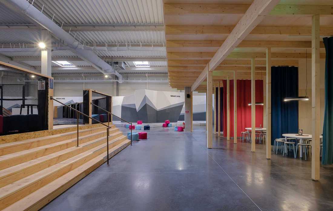 Salle de sport multifonction aménagée par un architecte d'intérieur à Aix-en-Provence dans le cadre d'un appel d'offres