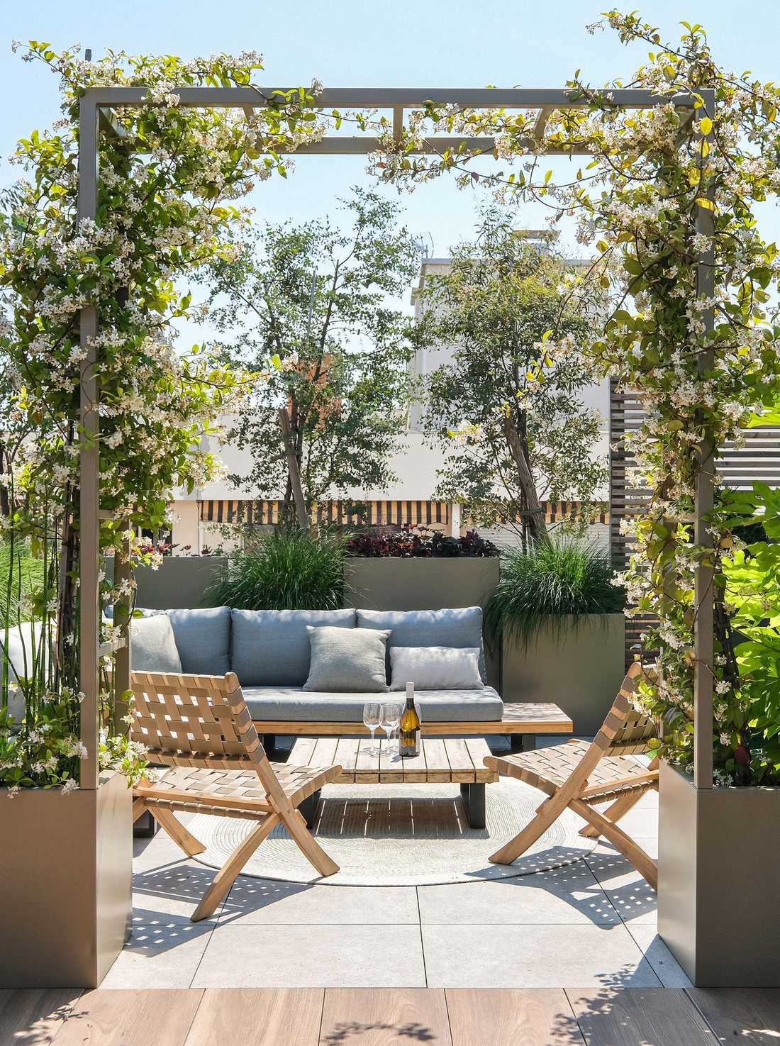 Aménagement paysager d'une terrasse par un architecte paysagiste à Aix-en-Provence