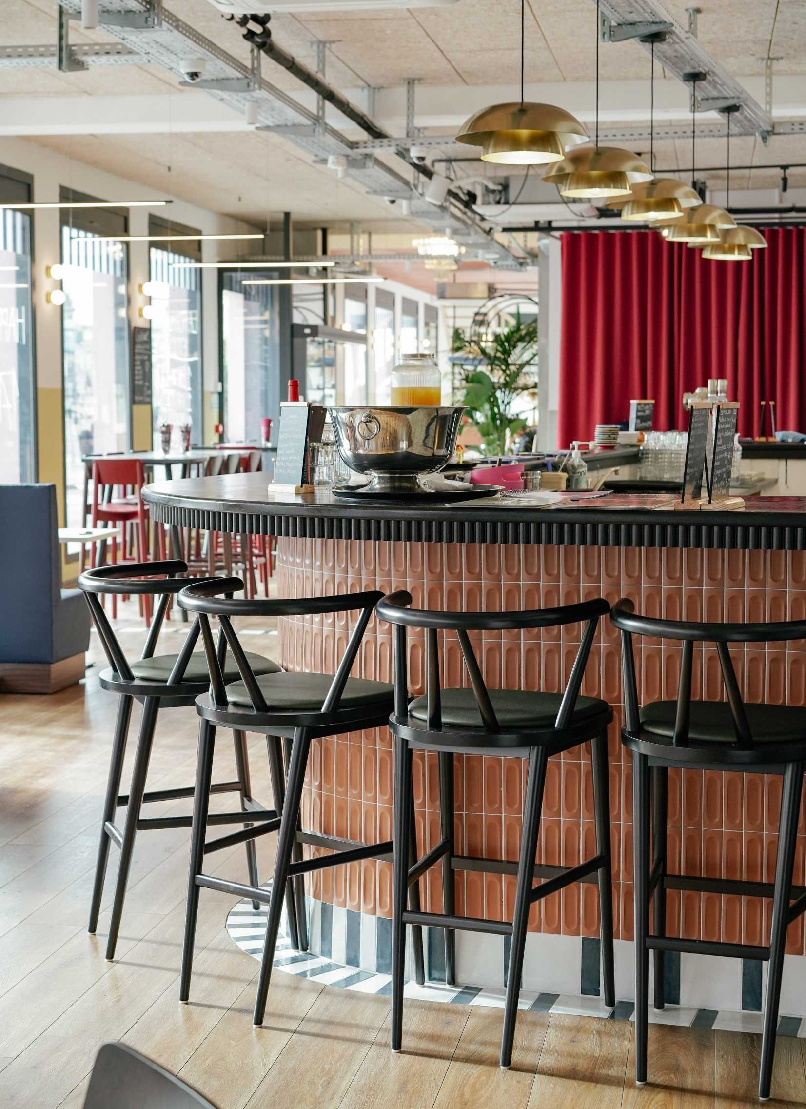 Restaurant layout in Aix-en-Provence by an architect